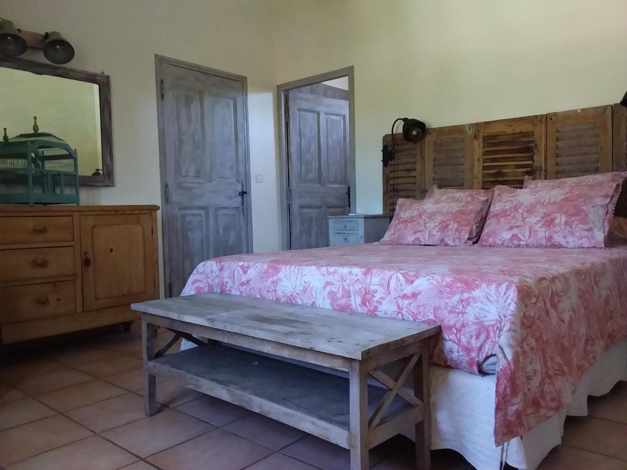 Chambre Pour 2 Personnes Avec Salle De Bain Privee Tourves Екстер'єр фото